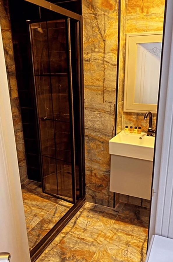 Balpetek Hotel Istanbul Bagian luar foto